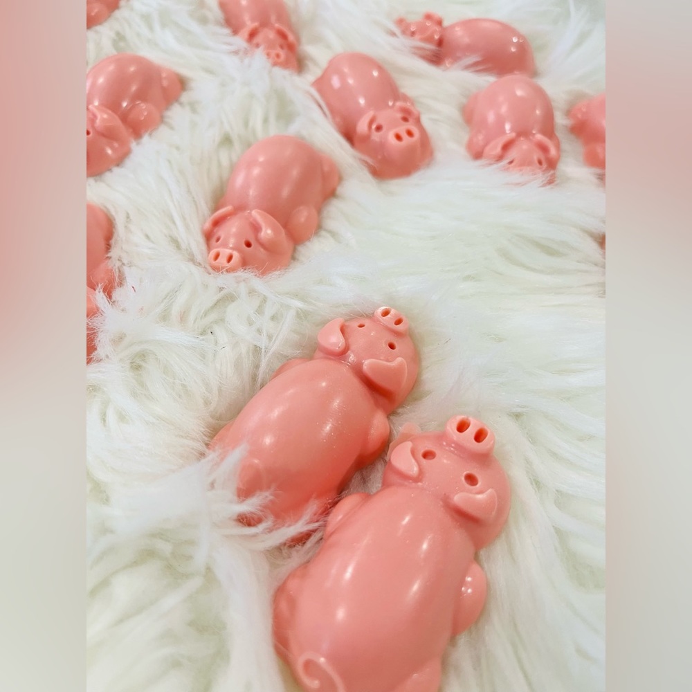 Mini adorable pink piggy soap favors lot of 12| strawberry lollipop scent